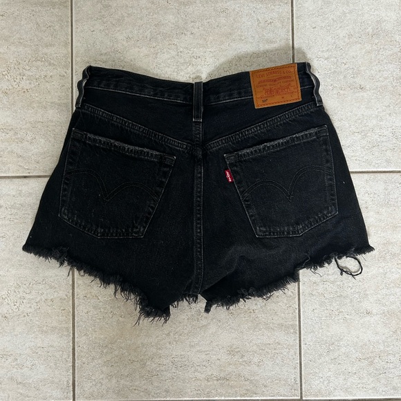 Levis 501 black shorts from Aritzia!! - Picture 4 of 4